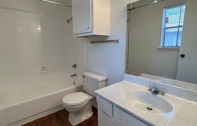2 beds, 2 baths, 996 sqft, $1,179, Unit 06-031