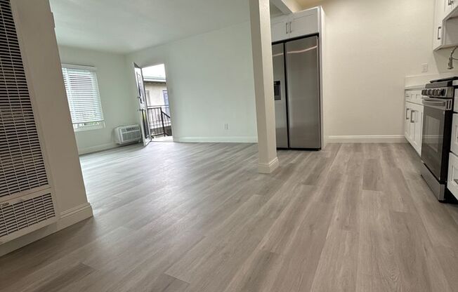 2 beds, 1 bath, 850 sqft, $2,325, Unit 9155-10