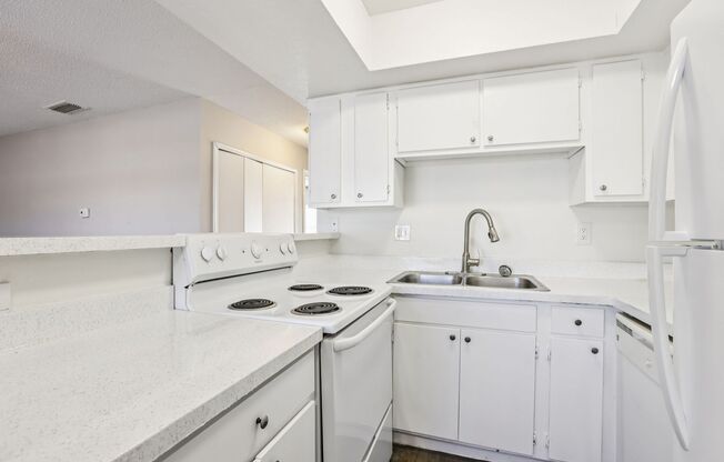 2 beds, 1 bath, 950 sqft, $1,199, Unit 3730-201 (D)