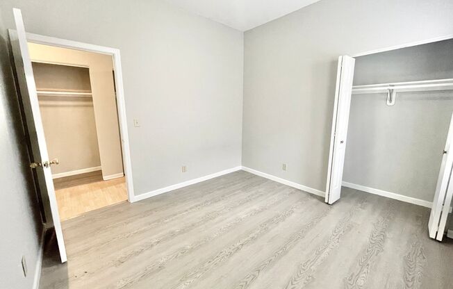 3 beds, 1 bath, $1,500, Unit 1726-02
