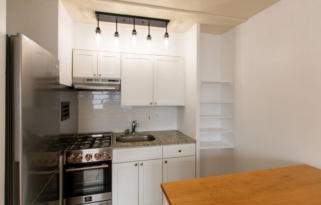 Studio, 1 bath, $1,350, Unit Unit 1705