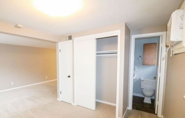 2102 Sloan