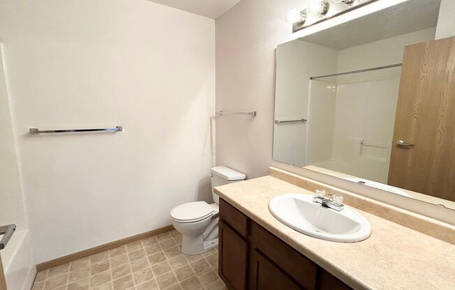 3 beds, 2 baths, 1,160 sqft, $1,360, Unit 800-301