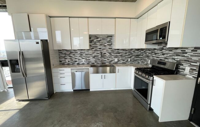 1 bed, 1 bath, 615 sqft, $3,295, Unit 13