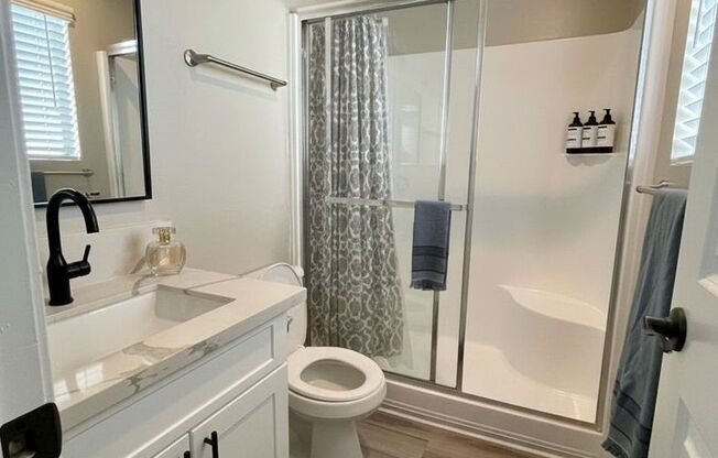 2 beds, 2 baths, 900 sqft, $3,750, Unit 13