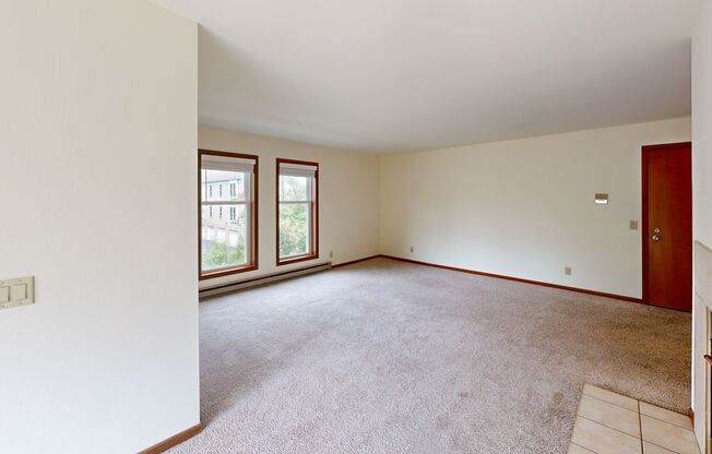 2 beds, 1 bath, 950 sqft, $1,650, Unit 7705CD