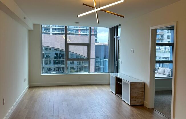 2 beds, 2 baths, $5,300, Unit # 903