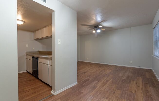 1 bed, 1 bath, 614 sqft, $950, Unit 105