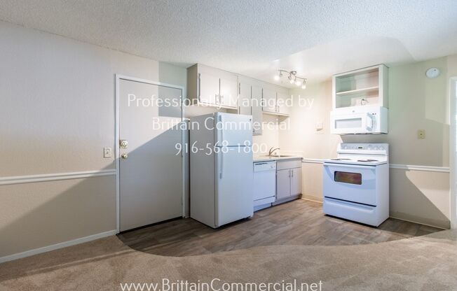 Charming Upstairs 1bd with Dishwasher & Built-In Microwave! Flexible lease terms!