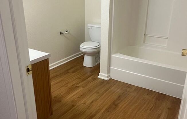 3 beds, 2 baths, 1,360 sqft, $1,489, Unit 115