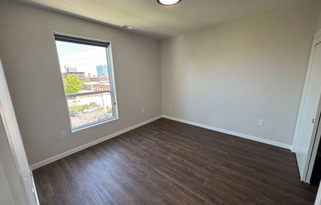 2 beds, 2 baths, 915 sqft, $1,495, Unit 204 - B957