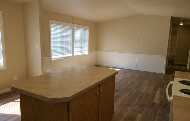 3 beds, 2 baths, 1,000 sqft, $1,595, Unit Honeysuckle Mobile Home Park 26-1