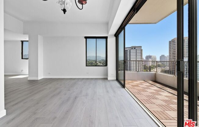 2 beds, 1.8 baths, 1,114 sqft, $5,400, Unit 1703