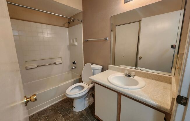 2 beds, 2 baths, $1,350, Unit # 1078
