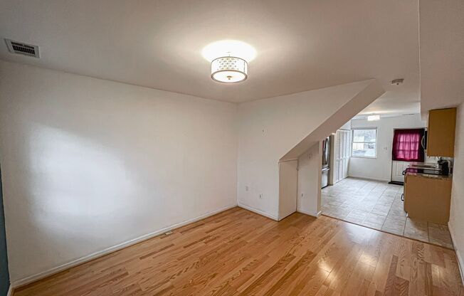 Beautiful 2 Bedroom 1 Bath Townhouse in Fantastic Old Town Location