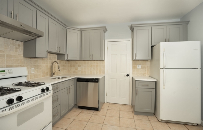 46 WYLLIS AVE