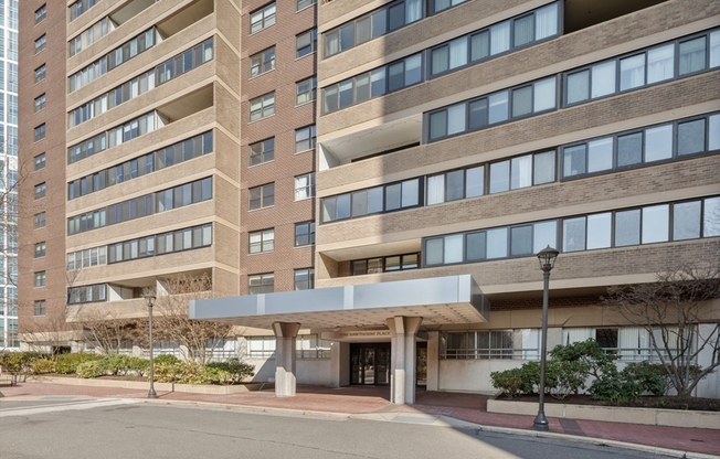 Studio, 1 bath, 650 sqft, $2,800, Unit 16B