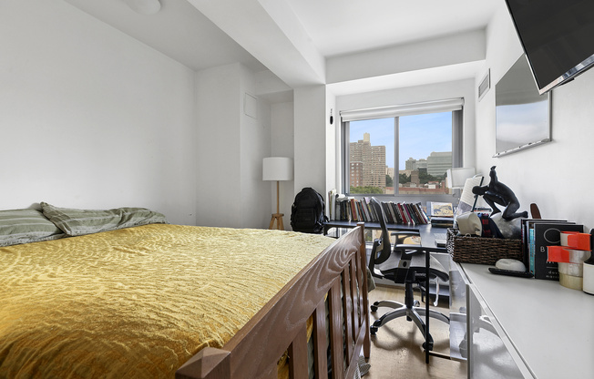 171 W 131 ST