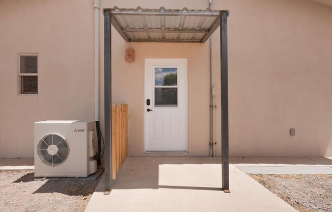NW Albuquerque | 2 bed / 1 bath | Casita | Utilities Included