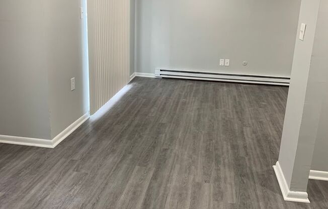 2 beds, 1 bath, 800 sqft, $1,695, Unit D - 33