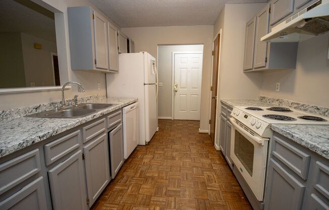 Spacious 2BR 2BA townhome in Village Creek!