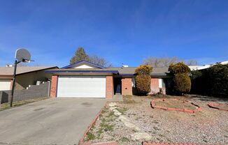 Cute Ranch Home In NE Albuquerque!