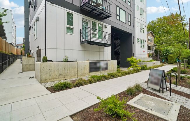 Studio, 1 bath, 250 sqft, $1,204, Unit 102