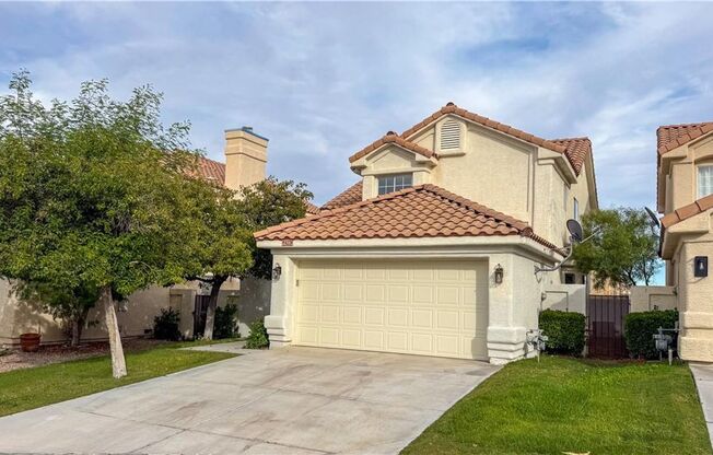 3-Bed, 2.5-Bath Summerlin Home with Modern Upgrades & Upstairs Laundry