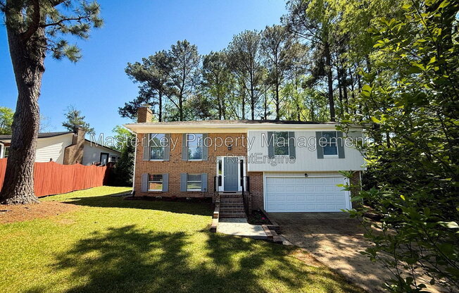 704 E DYNASTY DR