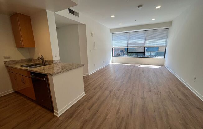 2 beds, 2 baths, 901 sqft, $3,550, Unit 204 P