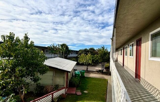 1455 Tropic Apartments