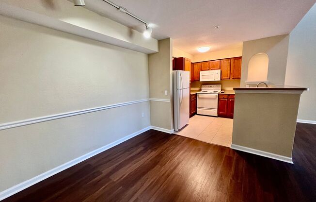 1 bed, 1 bath, $1,300, Unit # 136