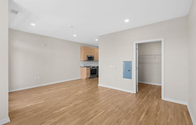 Studio, 1 bath, 548 sqft, $1,820, Unit 403