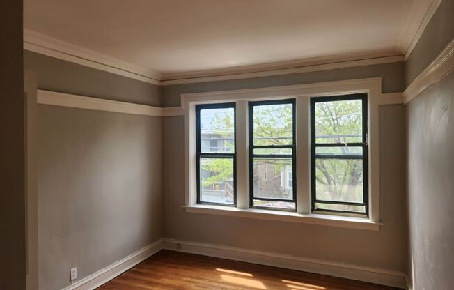 2 beds, 1 bath, $1,350, Unit 511-2