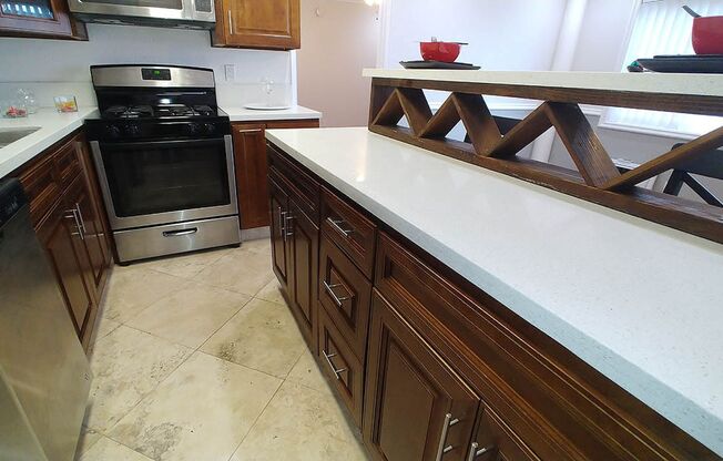 2 beds, 2 baths, 940 sqft, $2,895, Unit 406