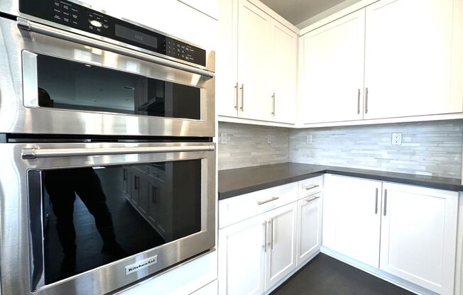 Civita/Apex – Luxury 3BR 3.5BA, Valley Views, Luxury Upgrades, AC, W/D, 2-Car Garage.