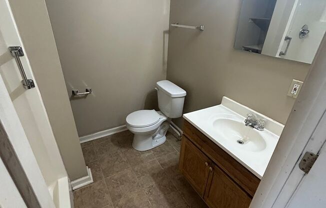 Studio, 1 bath, $500, Unit 21