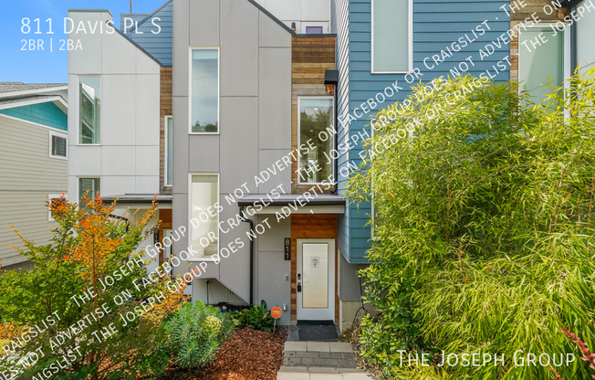 811 DAVIS PL S
