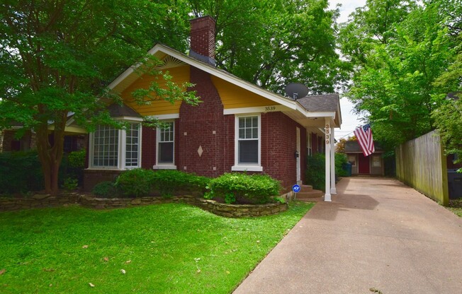 DARLING charmer with 3 beds and 2 baths near the U of M.