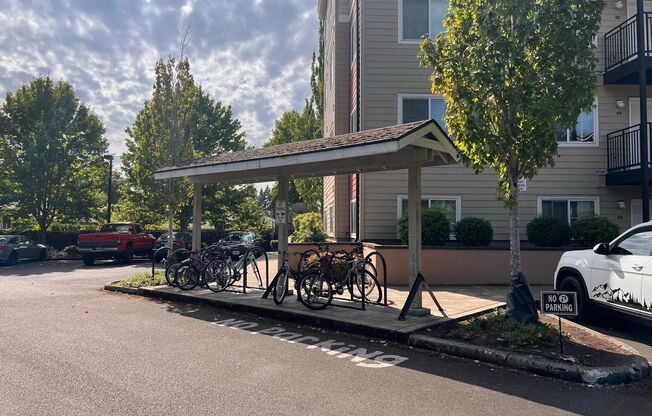 1 bed, 1 bath, 566 sqft, $1,377, Unit 137-101
