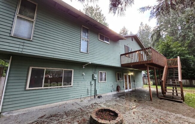 573 Bridle View Ct NW