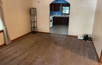 2 beds, 1 bath, $695