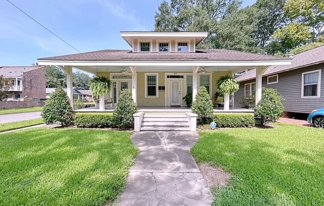 2 Bedroom In the Garden District