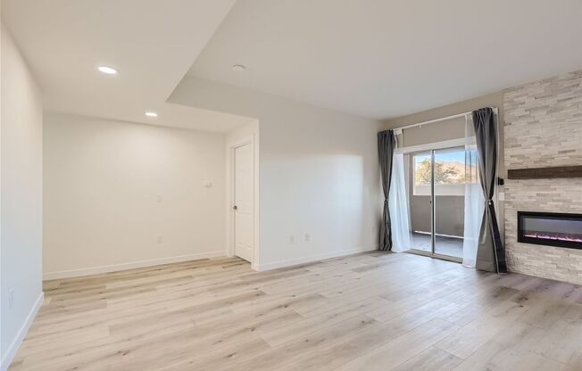 3 beds, 2 baths, $2,375, Unit Unit #103
