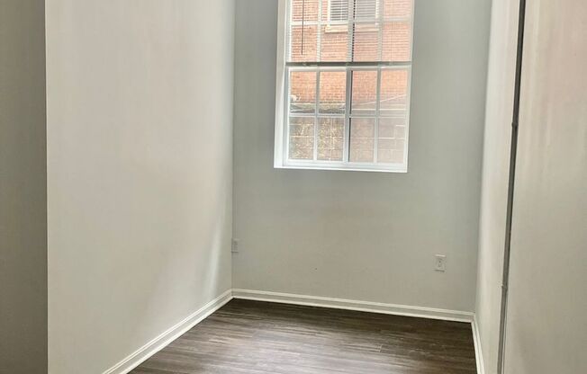 Studio, 1 bath, 525 sqft, $1,025, Unit Apt 2F