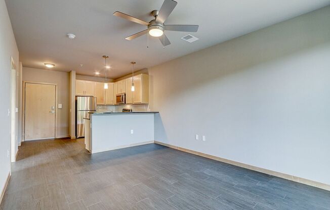 1 bed, 1 bath, 592 sqft, $1,760, Unit 302