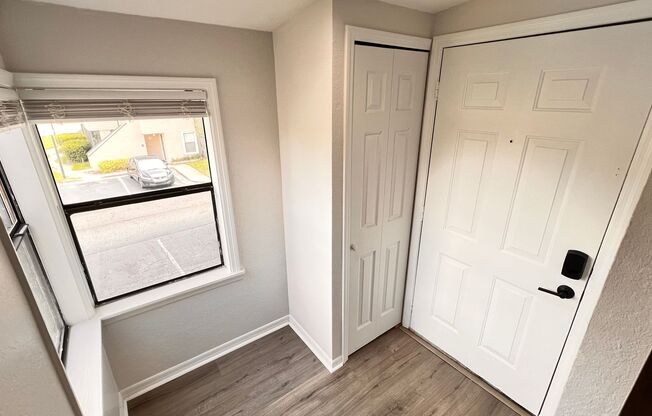 Unlock Your Perfect Winter Park Retreat: Freshly Upgraded 2-Bedroom Condo Just Steps from Full Sail! WASHER & DRYER INCLUDED!