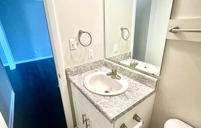 2 beds, 1.5 baths, 1,100 sqft, $1,090, Unit 719-D