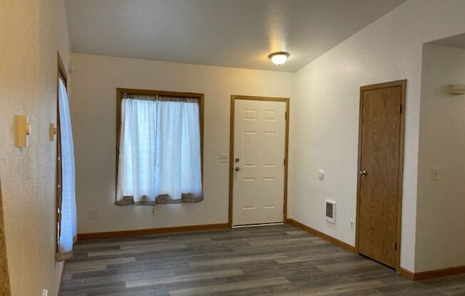 3 beds, 1 bath, $1,695