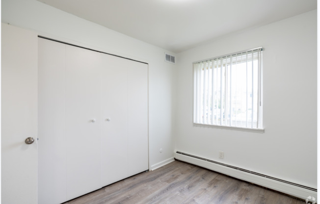 2 beds, 1 bath, 950 sqft, $1,325